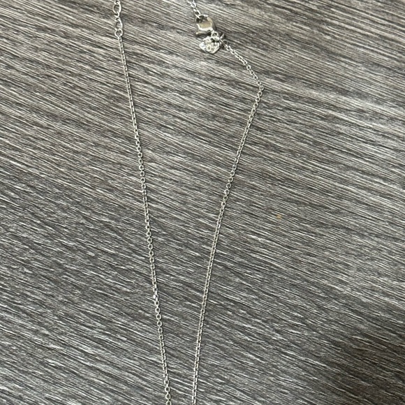 WHITE CRYSTAL EMERALD PENDANT NECKLACE - Picture 3 of 7